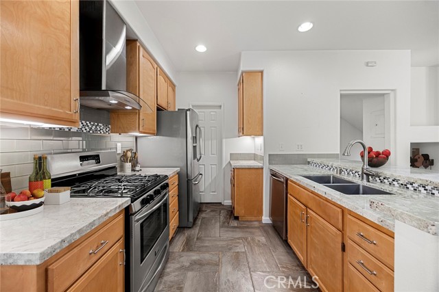 Detail Gallery Image 5 of 41 For 748 Ashby Lane #55,  Brea,  CA 92821 - 3 Beds | 2/1 Baths