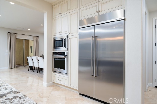 Detail Gallery Image 14 of 67 For 614 E Camellia Way, Azusa,  CA 91702 - 5 Beds | 4/1 Baths