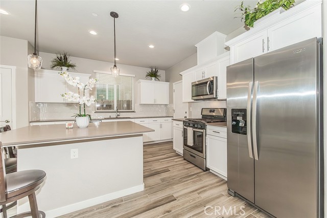 Detail Gallery Image 12 of 39 For 4085 N Sandrini, Fresno,  CA 93723 - 3 Beds | 2/1 Baths