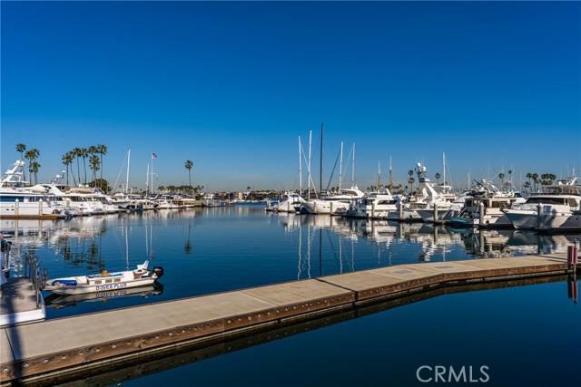 1207 Seal Way, Seal Beach CA: https://media.crmls.org/medias/73fecd79-0bb6-412f-b3bc-eade17d5ccfc.jpg