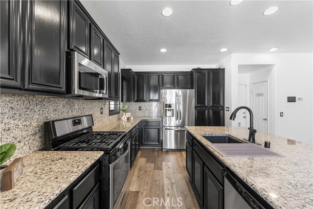 3429 Gemstone Avenue, Rosamond CA: https://media.crmls.org/medias/7400cabe-04b3-47c7-a6af-2f83855fbc96.jpg