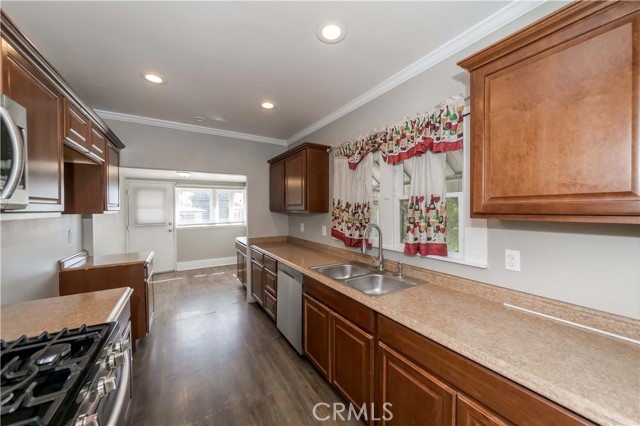 Detail Gallery Image 5 of 21 For 358 E 11th, Upland,  CA 91786 - 2 Beds | 2 Baths