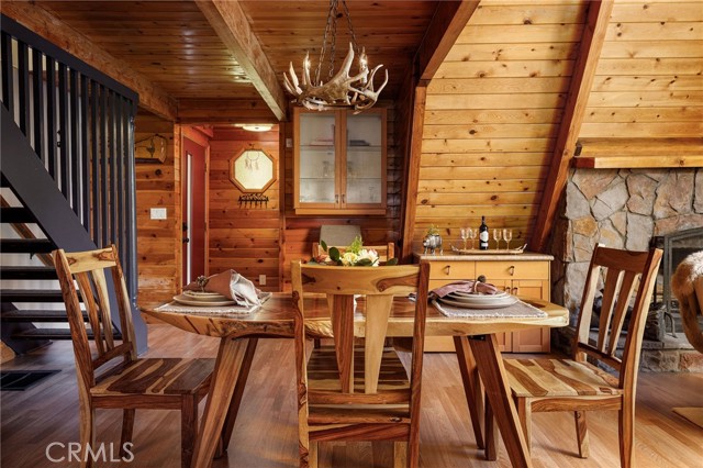 Detail Gallery Image 7 of 34 For 422 Pyramid, Lake Arrowhead,  CA 92352 - 3 Beds | 2 Baths