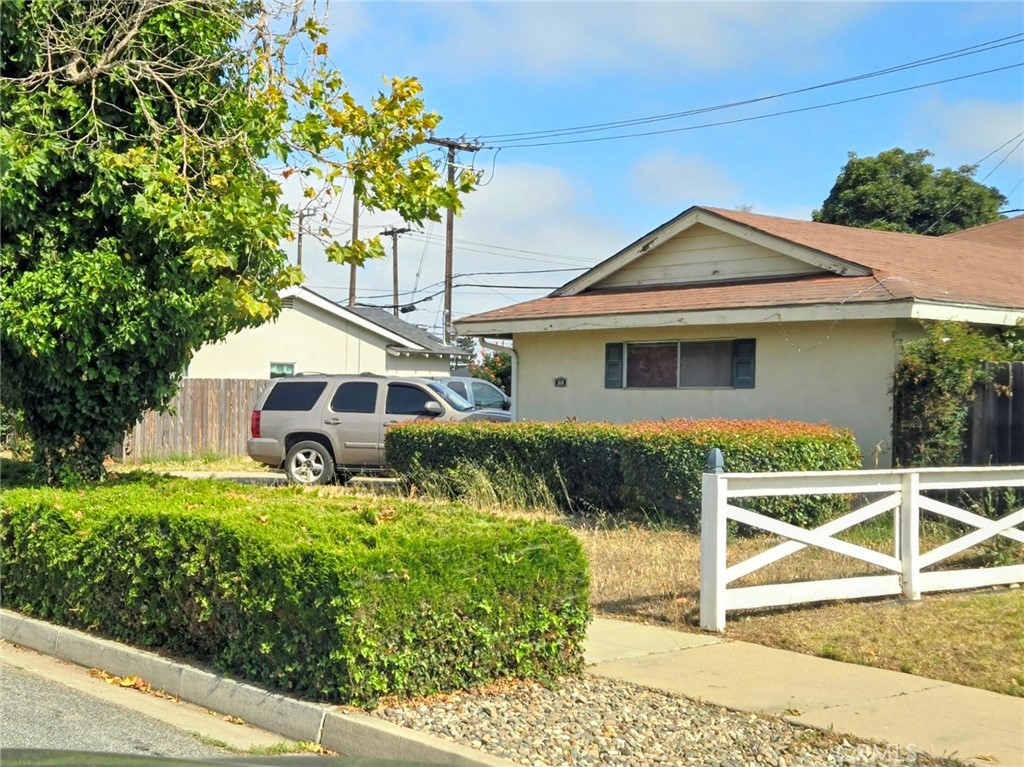 909 E Orange