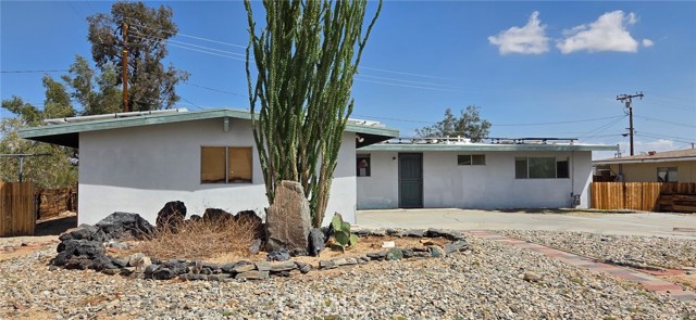 73408 Yucca Avenue, 29 Palms CA: https://media.crmls.org/medias/74029995-9811-4588-83cc-251ae8516454.jpg