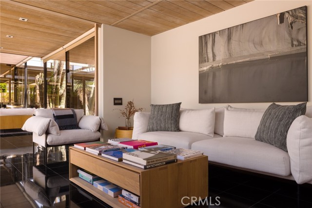 1950 E Desert Palms Drive, Palm Springs CA: https://media.crmls.org/medias/7402ae8e-eb25-4ab1-9e71-3ccfa29437fa.jpg
