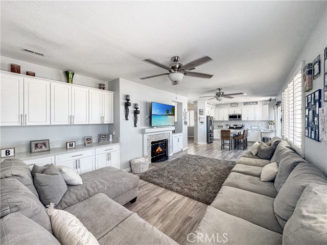 Detail Gallery Image 3 of 35 For 8574 De Loss Dr, Riverside,  CA 92508 - 4 Beds | 2/1 Baths