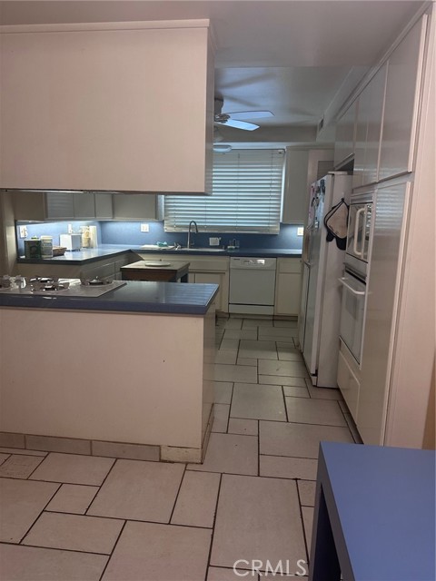 2009 W Las Lanas Lane, Fullerton CA: https://media.crmls.org/medias/7402e0ad-dd65-4633-9c1d-741caa0bcd58.jpg