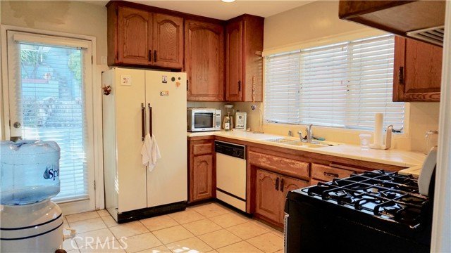 4435 Caledonia Way, Los Angeles CA: https://media.crmls.org/medias/740312b0-c82c-46e2-96b7-12fbb560826c.jpg