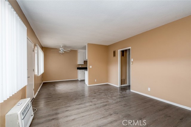 Detail Gallery Image 7 of 19 For 17931 Devonshire St #24,  Northridge,  CA 91325 - 2 Beds | 1/1 Baths