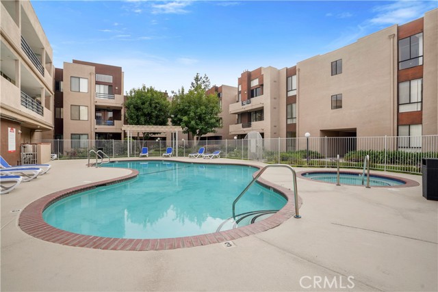 Detail Gallery Image 19 of 23 For 7826 Topanga Canyon Bld #301,  Canoga Park,  CA 91304 - 2 Beds | 2 Baths