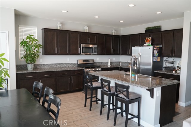 Detail Gallery Image 8 of 21 For 1715 Boysen Way, Beaumont,  CA 92223 - 4 Beds | 3 Baths