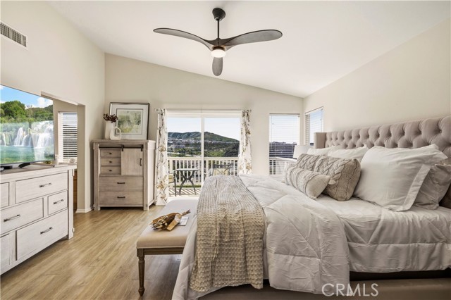 Detail Gallery Image 32 of 59 For 26451 Puffin Pl, Canyon Country,  CA 91387 - 4 Beds | 3 Baths