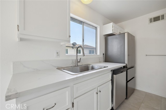 Detail Gallery Image 39 of 48 For 23320 Western Ave #D,  Harbor City,  CA 90710 - 3 Beds | 2 Baths