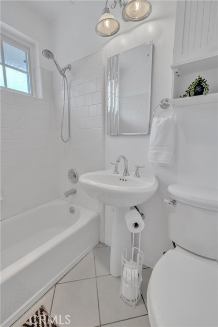 Detail Gallery Image 18 of 25 For 2002 Pattiz Ave, Long Beach,  CA 90815 - 4 Beds | 2 Baths