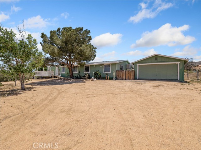 Detail Gallery Image 1 of 33 For 26525 Horizon St, Apple Valley,  CA 92308 - 4 Beds | 2 Baths