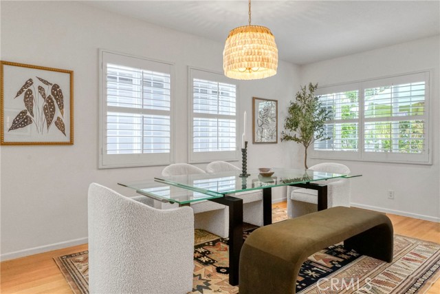 4299 Bakman Avenue, Studio City CA: https://media.crmls.org/medias/74062773-480d-42c2-a855-5ca76d6f3a89.jpg