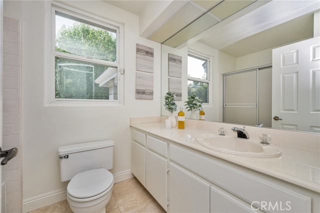 580 S Londerry Ln, Anaheim Hills CA: https://media.crmls.org/medias/7406e93d-dd1c-4c33-a999-144ac57ee622.jpg