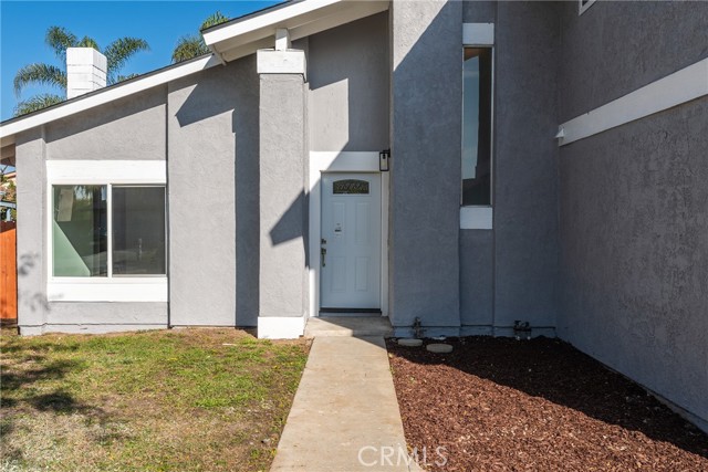 Detail Gallery Image 4 of 42 For 22042 Tanager, Grand Terrace,  CA 92313 - 4 Beds | 2/1 Baths