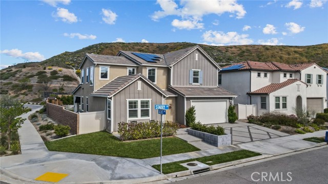 Detail Gallery Image 2 of 60 For 28805 Starry Ln, Saugus,  CA 91350 - 4 Beds | 3 Baths