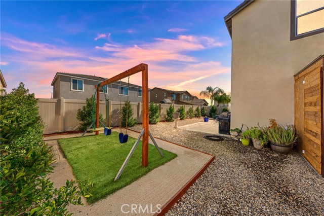 Detail Gallery Image 3 of 59 For 32084 Richardson St, Menifee,  CA 92584 - 4 Beds | 3/1 Baths