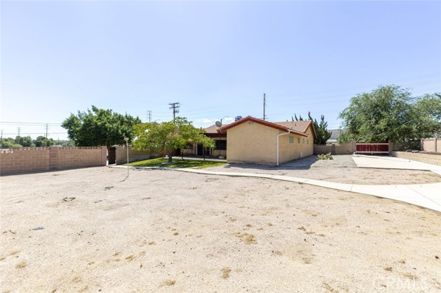 4507 W Avenue N, Lancaster CA: https://media.crmls.org/medias/740a735d-a955-42b4-831f-1fbf6fe27106.jpg