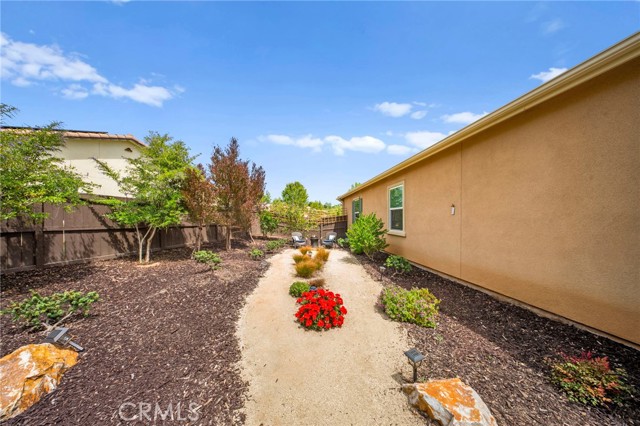 2569 Pasture Glen, Escondido CA: https://media.crmls.org/medias/740a84a2-8284-42c1-9a48-bd29c59164d2.jpg