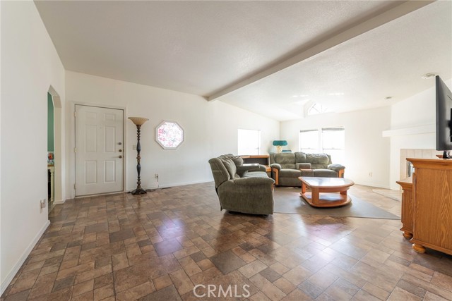 Detail Gallery Image 3 of 23 For 3883 Buchanan St #36,  Riverside,  CA 92503 - 3 Beds | 2 Baths