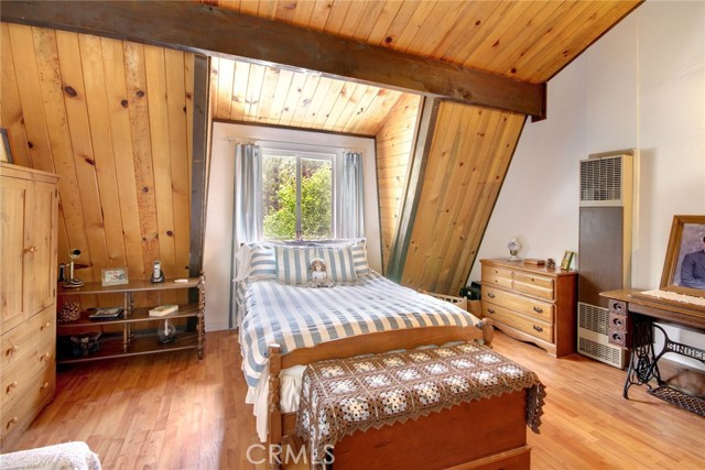 Detail Gallery Image 19 of 42 For 42716 Juniper Dr, Big Bear Lake,  CA 92315 - 4 Beds | 2 Baths