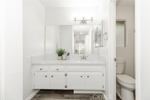 2101 El Arbolita Drive, Glendale CA: https://media.crmls.org/medias/740b93e4-ac0f-4983-8605-566a4204f848.jpg
