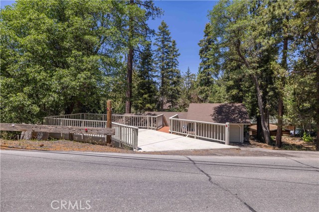 43133 Moonridge Rd, Big Bear CA: https://media.crmls.org/medias/740c9335-995a-47b6-8478-4231ed1e805d.jpg