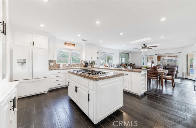 Detail Gallery Image 12 of 64 For 20491 Carancho Rd, Temecula,  CA 92590 - 4 Beds | 2/1 Baths