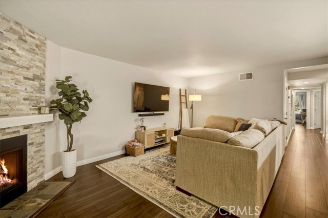 Detail Gallery Image 18 of 48 For 909 Lotus Cir, San Dimas,  CA 91773 - 2 Beds | 2 Baths