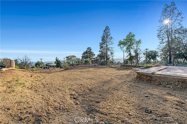 931 Alta Pine Drive, Altadena CA: https://media.crmls.org/medias/740d8621-d82b-4bc1-a3e2-03f8bd87c845.jpg