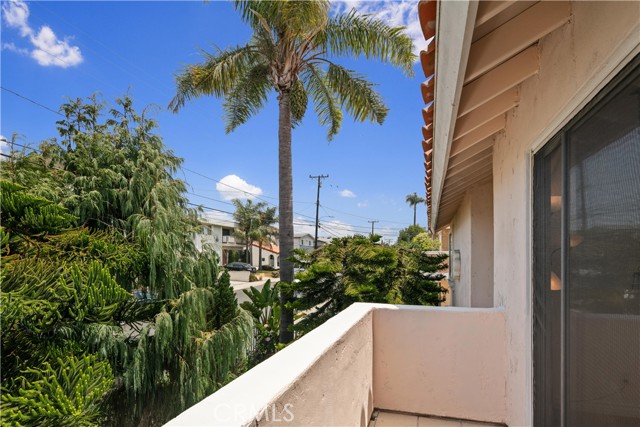 1902 Carnegie Lane, Redondo Beach, California 90278, 3 Bedrooms Bedrooms, ,2 BathroomsBathrooms,Residential,Sold,Carnegie,SR24110008