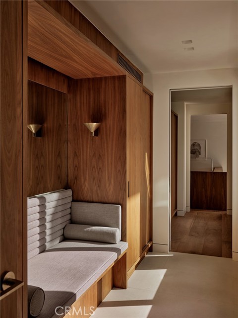 101 N Poinsettia Avenue, Manhattan Beach CA: https://media.crmls.org/medias/740df4ee-0901-4c83-af09-680753c8f319.jpg