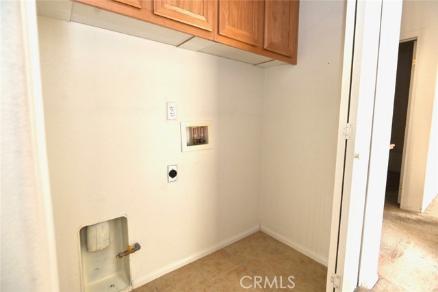 Detail Gallery Image 8 of 13 For 13037 Sunset Canyon, Victorville,  CA 92395 - 3 Beds | 2 Baths