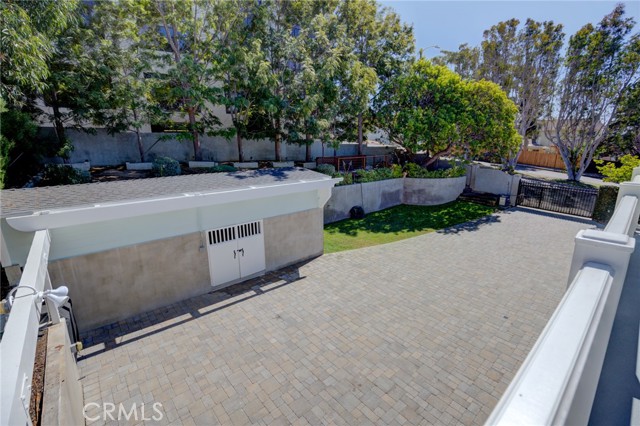 2704 El Oeste Drive, Hermosa Beach, California 90254, 4 Bedrooms Bedrooms, ,3 BathroomsBathrooms,Residential,Sold,El Oeste,SB21211633