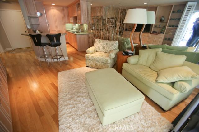 565 Esplanade, Redondo Beach, California 90277, 1 Bedroom Bedrooms, ,1 BathroomBathrooms,Residential,Sold,Esplanade,SB14046853