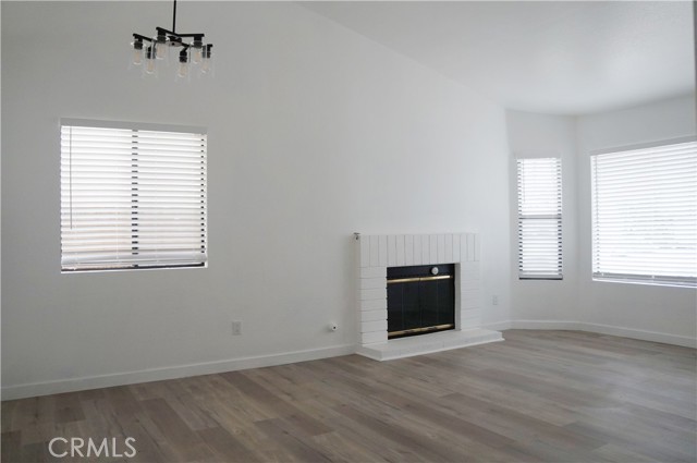 Detail Gallery Image 4 of 18 For 1394 Coral Tree, San Bernardino,  CA 92408 - 2 Beds | 2 Baths