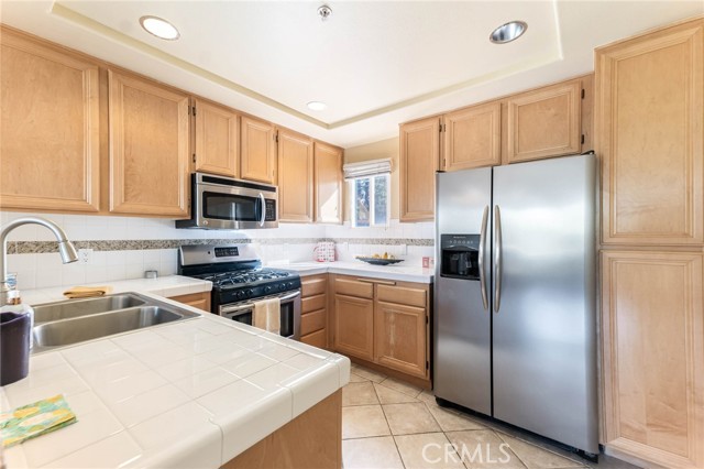 Detail Gallery Image 21 of 64 For 5220 #228 Premiere Hills Cir #228,  Woodland Hills,  CA 91364 - 2 Beds | 2/1 Baths
