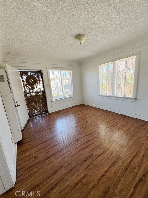 Detail Gallery Image 6 of 14 For 822 E 87th Pl, Los Angeles,  CA 90002 - – Beds | – Baths