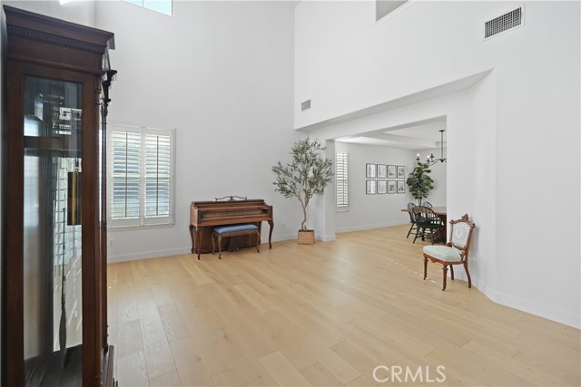 Detail Gallery Image 15 of 74 For 35987 Corte Renata, Murrieta,  CA 92562 - 5 Beds | 4 Baths