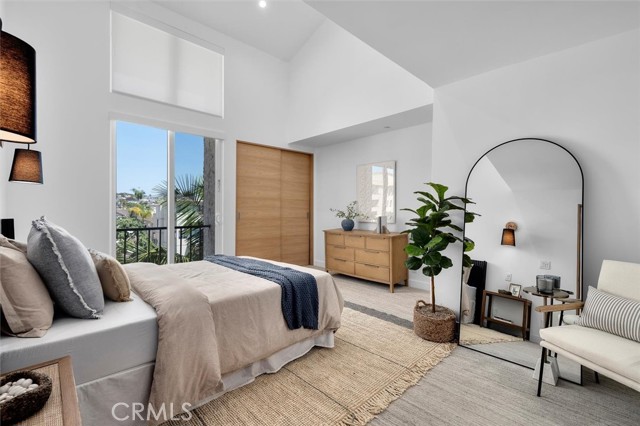 555 Esplanade, Redondo Beach CA: https://media.crmls.org/medias/7411cbff-d2b8-4658-8279-6ae9cb6029d3.jpg