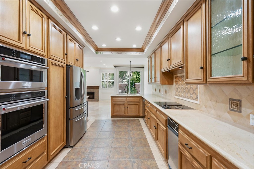 7411ff1b F2fd 4883 B2d9 220392b3b136