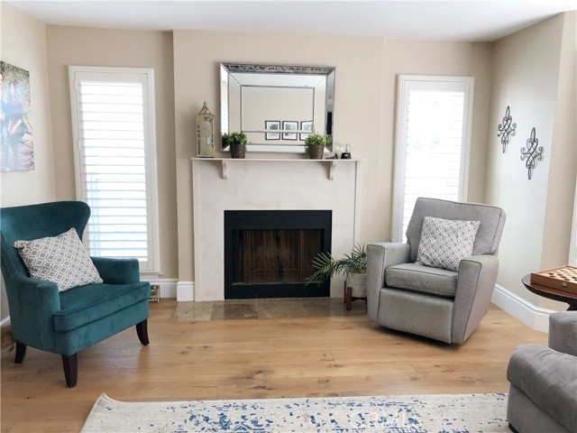 Detail Gallery Image 7 of 33 For 1702 Lake Street, Huntington Beach,  CA 92648 - 4 Beds | 3 Baths