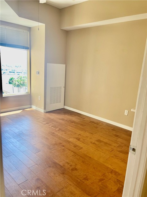 388 E Ocean Boulevard, Long Beach CA: https://media.crmls.org/medias/74140c9b-e552-40e0-8de8-ff7b95674ee5.jpg