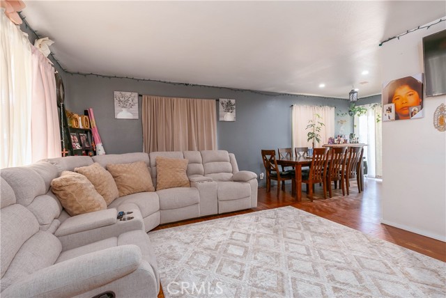 Detail Gallery Image 4 of 19 For 1017 W Avenue H8, Lancaster,  CA 93534 - 4 Beds | 2 Baths