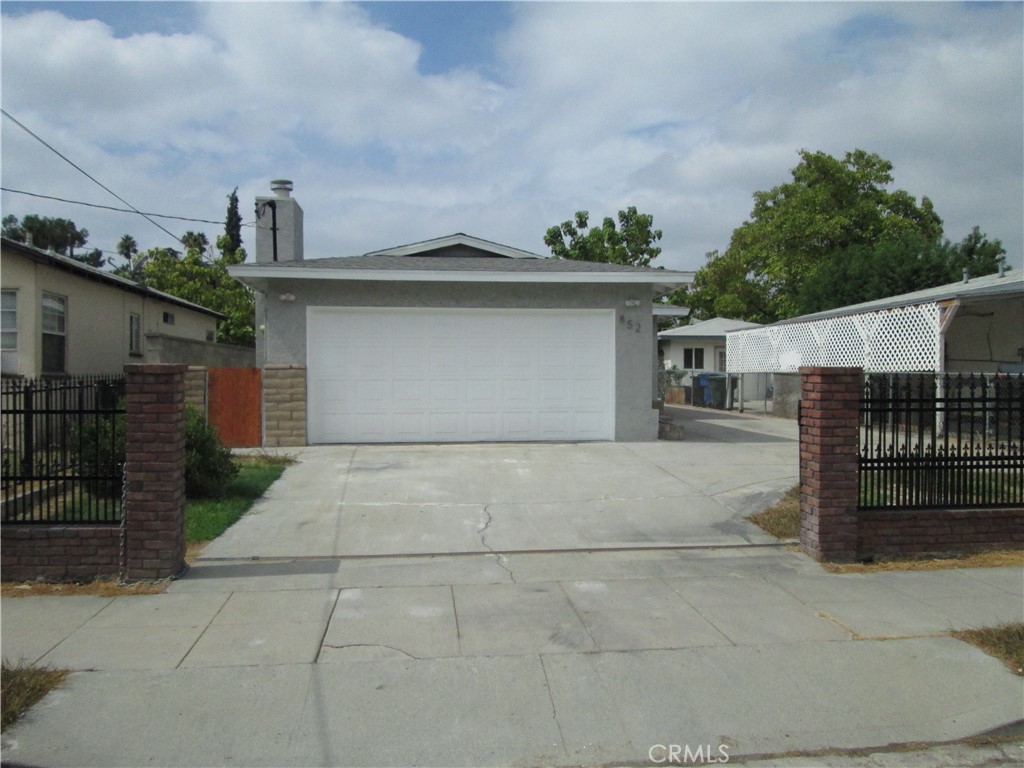 852 N Davidson Avenue