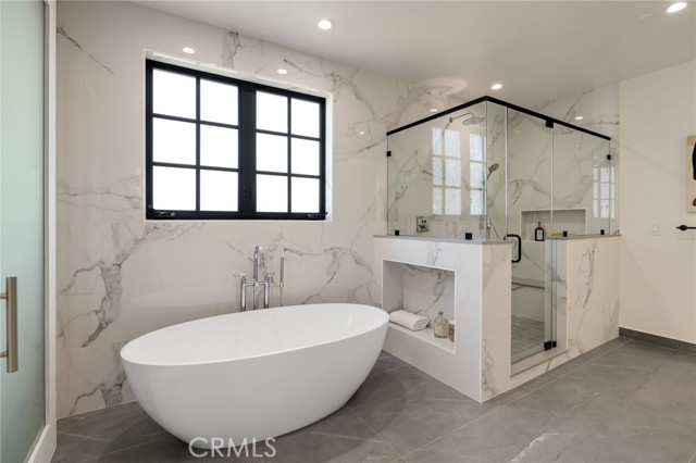 Detail Gallery Image 60 of 75 For 1820 9th St, Manhattan Beach,  CA 90266 - 6 Beds | 6/1 Baths